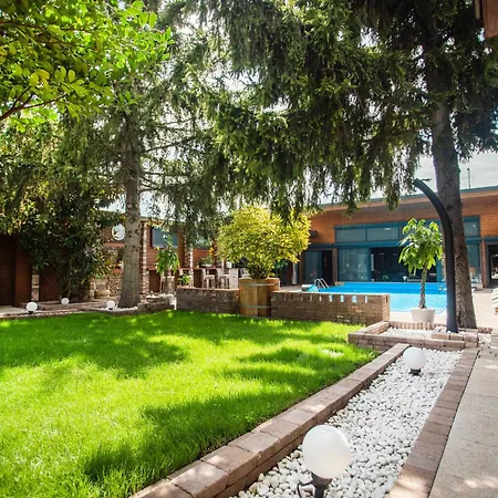 Avar Garden *