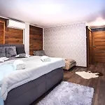 بيت للعطل Avar Garden *